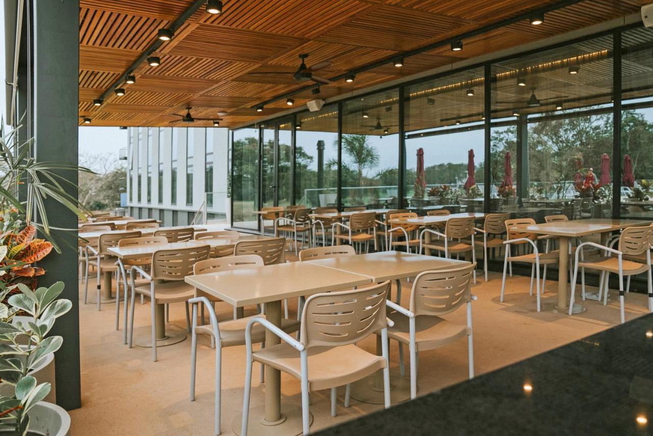 Howard Johnson Plaza La Ribera Resistencia Zewnętrze zdjęcie